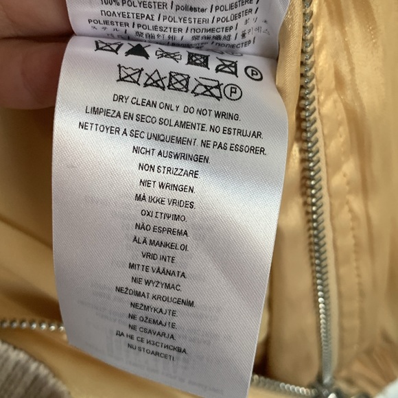 🆕 Guess bomber jacket - Picture 7 of 8